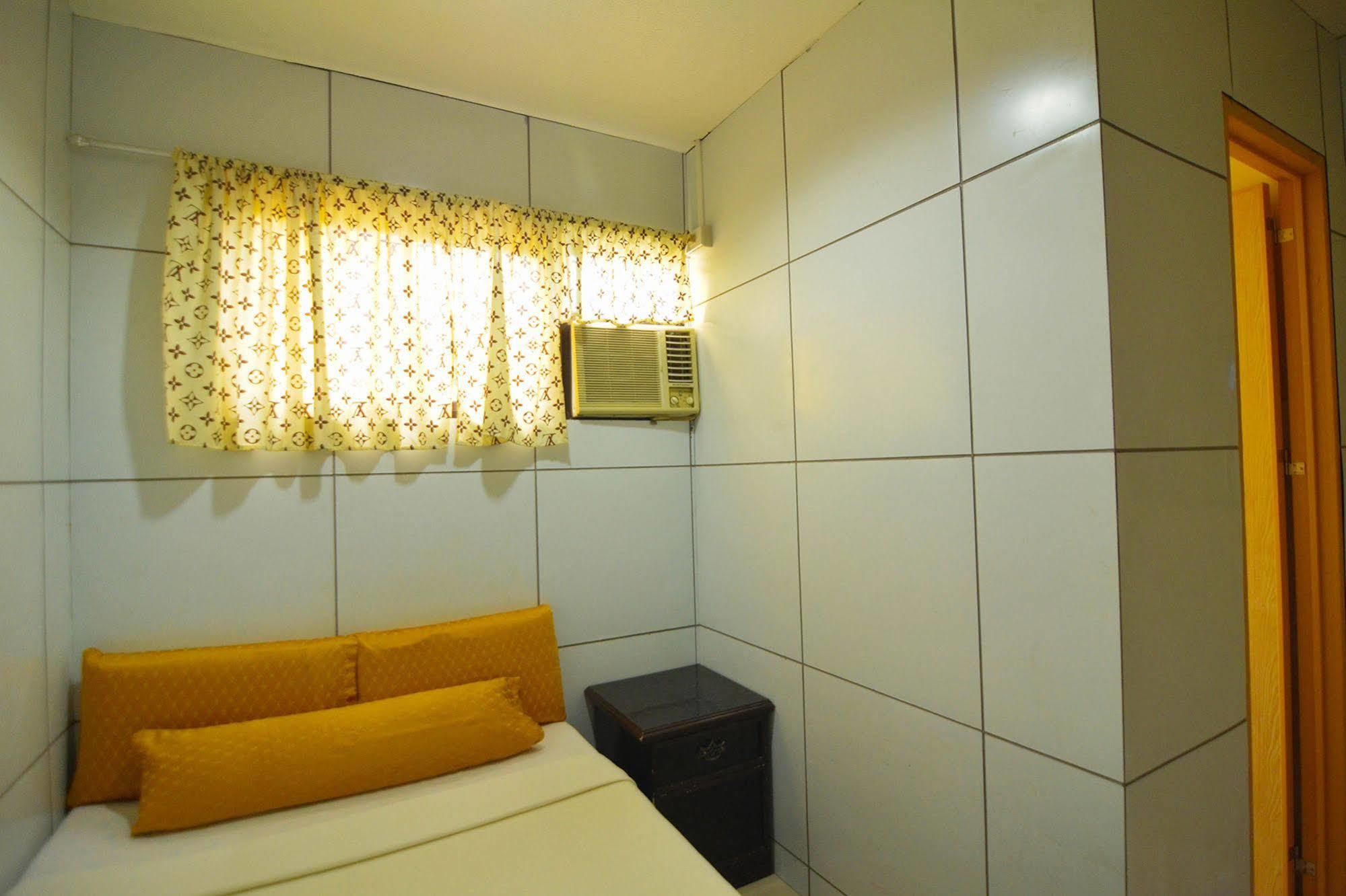 Oyo 197 Sunny Point Hotel Davao City Exterior foto
